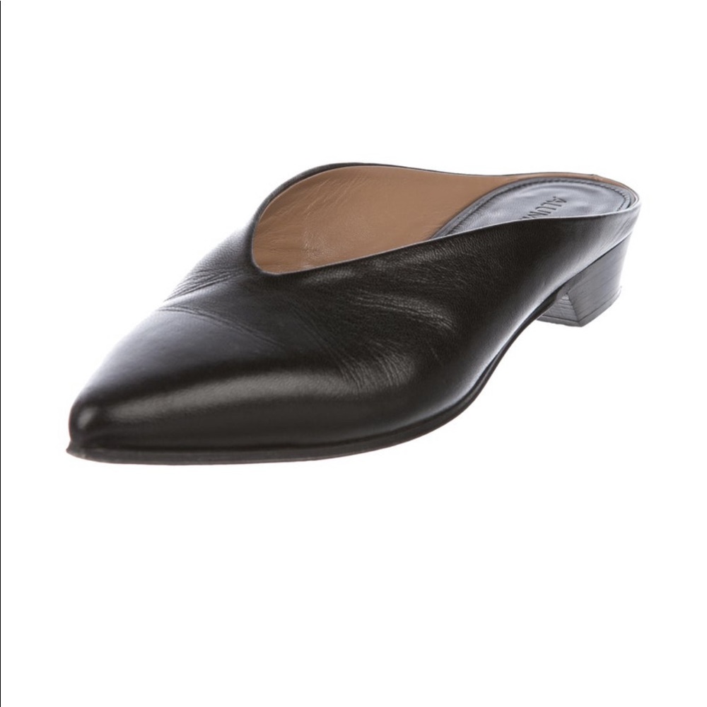 Alumnae leather pointed toe mules